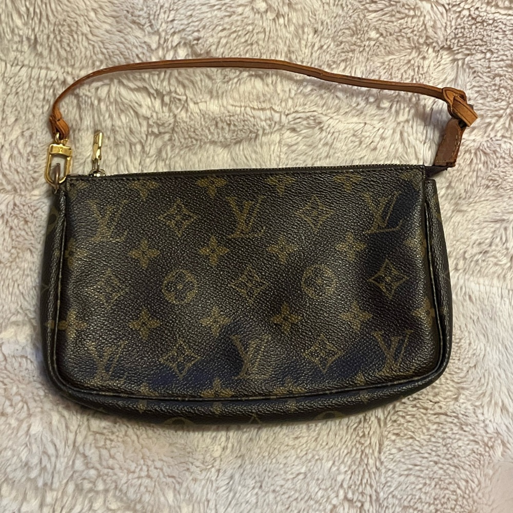 LOUIS VUITTON Vintage Monogram Pochette Accessoir